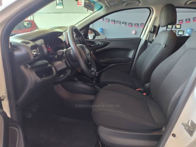 FIAT - CRONOS - 2021/2022 - Branca - R$ 75.900,00