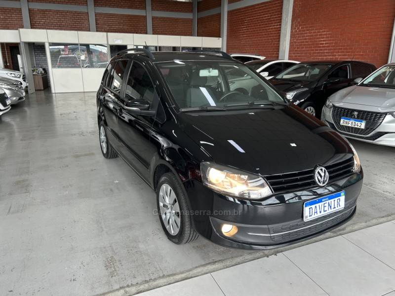 VOLKSWAGEN - SPACEFOX - 2010/2011 - Preta - R$ 39.900,00