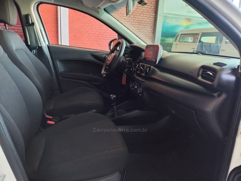 FIAT - CRONOS - 2021/2022 - Branca - R$ 75.900,00