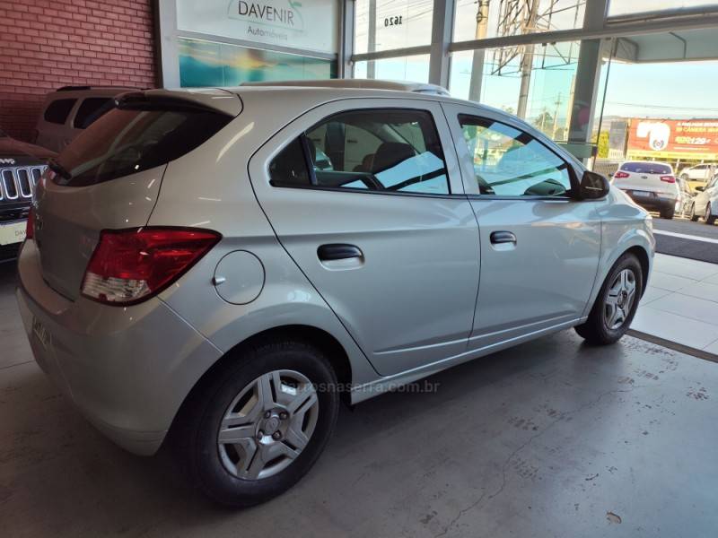 CHEVROLET - ONIX - 2018/2018 - Prata - R$ 51.900,00