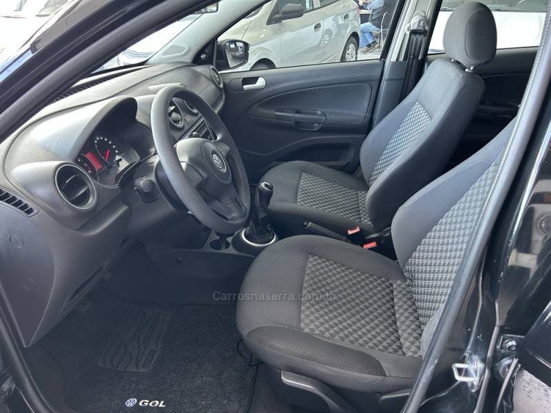 VOLKSWAGEN - GOL - 2014/2015 - Preta - R$ 42.900,00