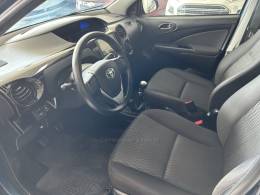 TOYOTA - ETIOS - 2016/2017 - Verde - R$ 55.900,00
