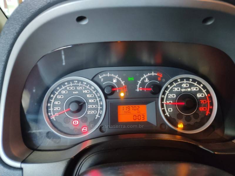 FIAT - IDEA - 2013/2014 - Branca - R$ 38.900,00