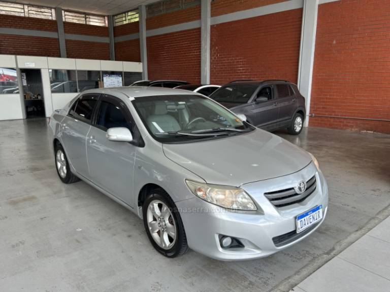 TOYOTA - COROLLA - 2008/2009 - Prata - R$ 59.900,00
