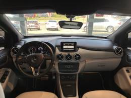 MERCEDES-BENZ - B 200 - 2012/2013 - Branca - Sob Consulta