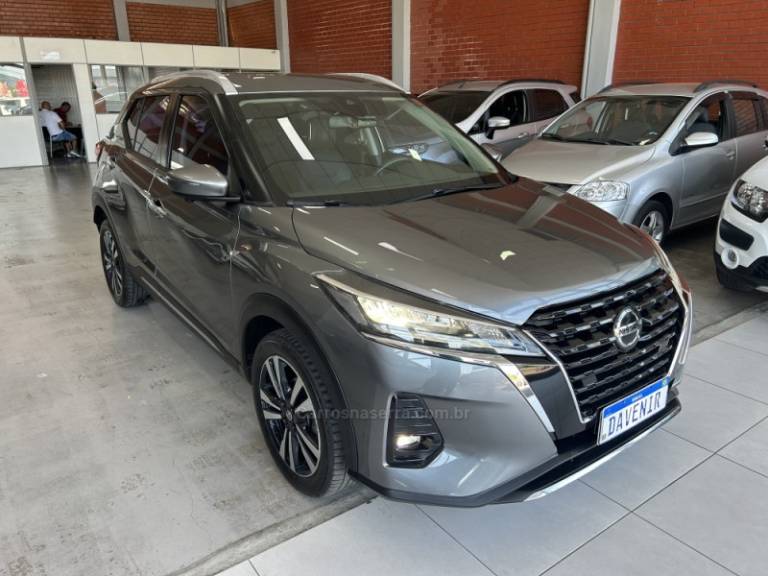 NISSAN - KICKS - 2022/2022 - Cinza - R$ 105.900,00