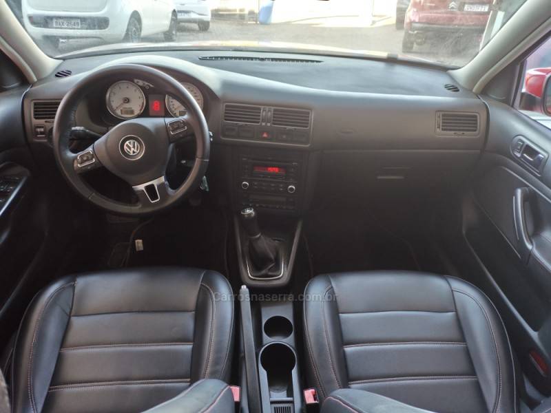 VOLKSWAGEN - GOLF - 2014/2014 - Vermelha - R$ 59.900,00