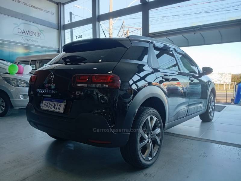 CITROËN - C4 CACTUS - 2021/2022 - Preta - R$ 81.900,00
