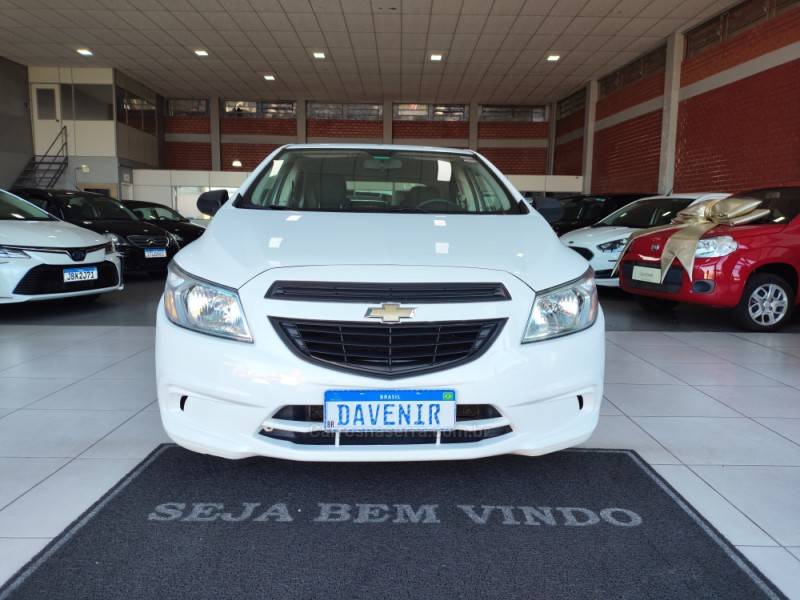 CHEVROLET - ONIX - 2018/2018 - Branca - R$ 49.900,00