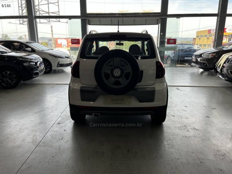 VOLKSWAGEN - CROSSFOX - 2011/2012 - Branca - R$ 44.900,00