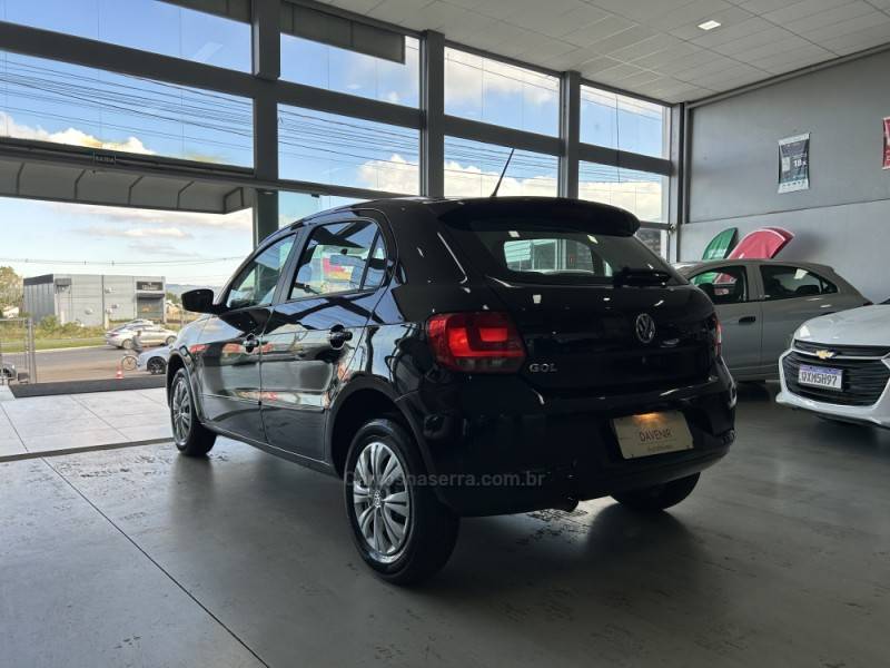 VOLKSWAGEN - GOL - 2014/2015 - Preta - R$ 42.900,00