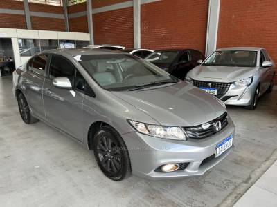HONDA - CIVIC - 2013/2014 - Prata - R$ 73.900,00