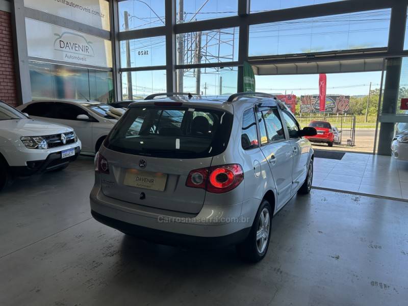 VOLKSWAGEN - SPACEFOX - 2008/2009 - Prata - R$ 33.900,00