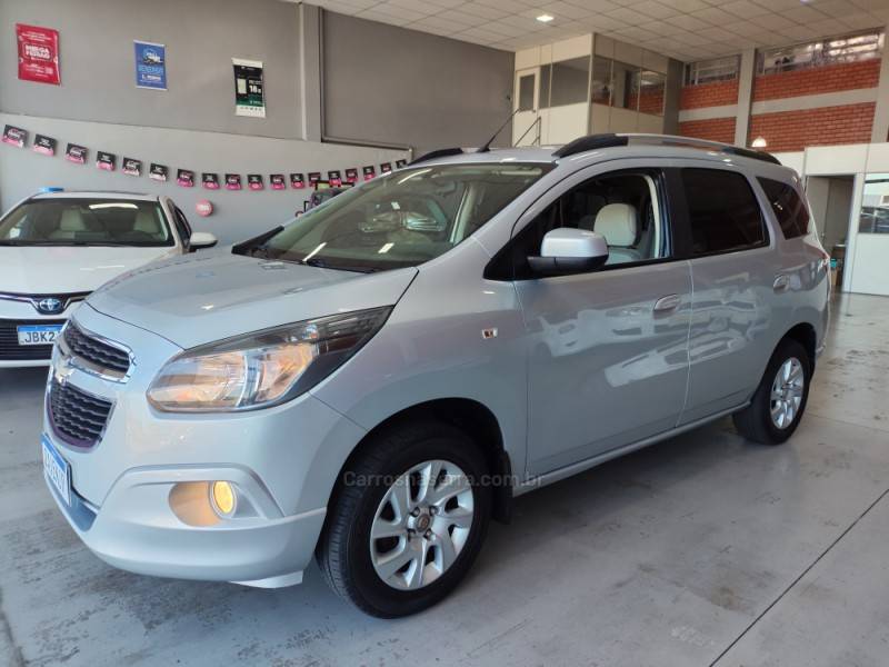 CHEVROLET - SPIN - 2012/2013 - Prata - R$ 57.900,00