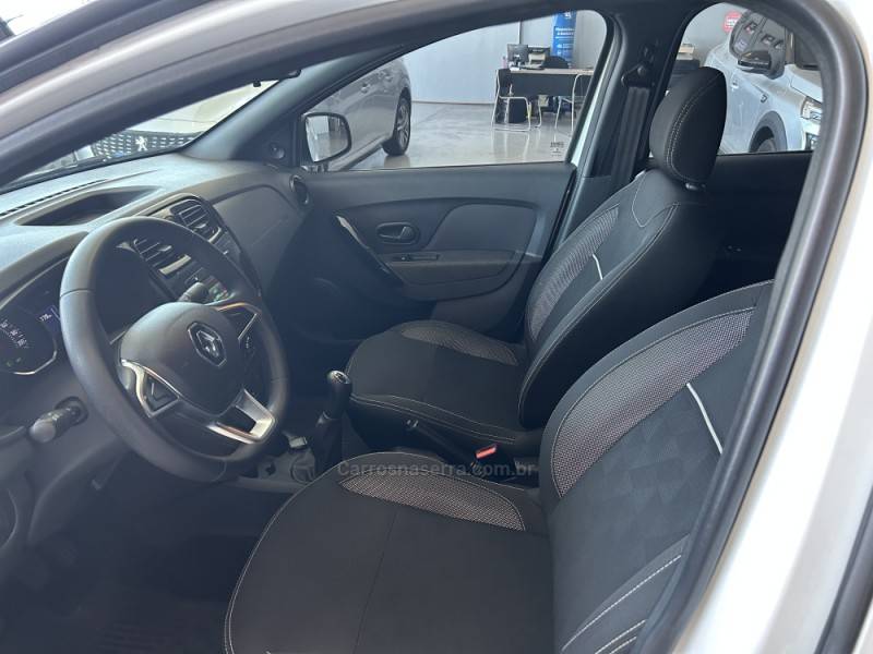 RENAULT - LOGAN - 2022/2023 - Branca - R$ 59.900,00