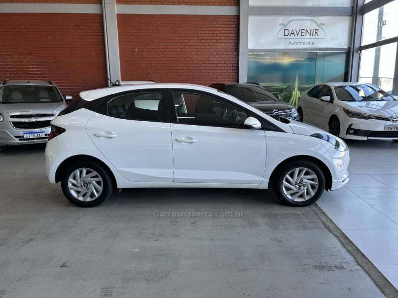 HYUNDAI - HB20 - 2021/2022 - Branca - R$ 72.900,00