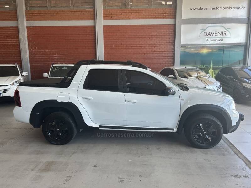 RENAULT - OROCH - 2017/2017 - Branca - R$ 74.900,00