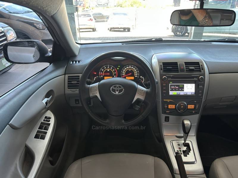 TOYOTA - COROLLA - 2014/2014 - Prata - R$ 74.900,00
