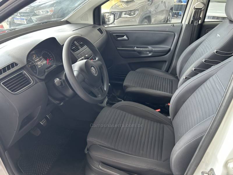 VOLKSWAGEN - CROSSFOX - 2011/2012 - Branca - R$ 44.900,00