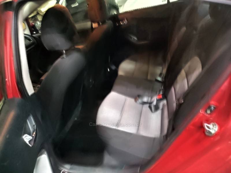 KIA MOTORS - CERATO - 2013/2014 - Vermelha - R$ 64.900,00