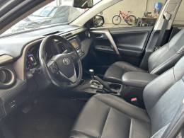 TOYOTA - RAV4 - 2018/2019 - Cinza - R$ 128.900,00
