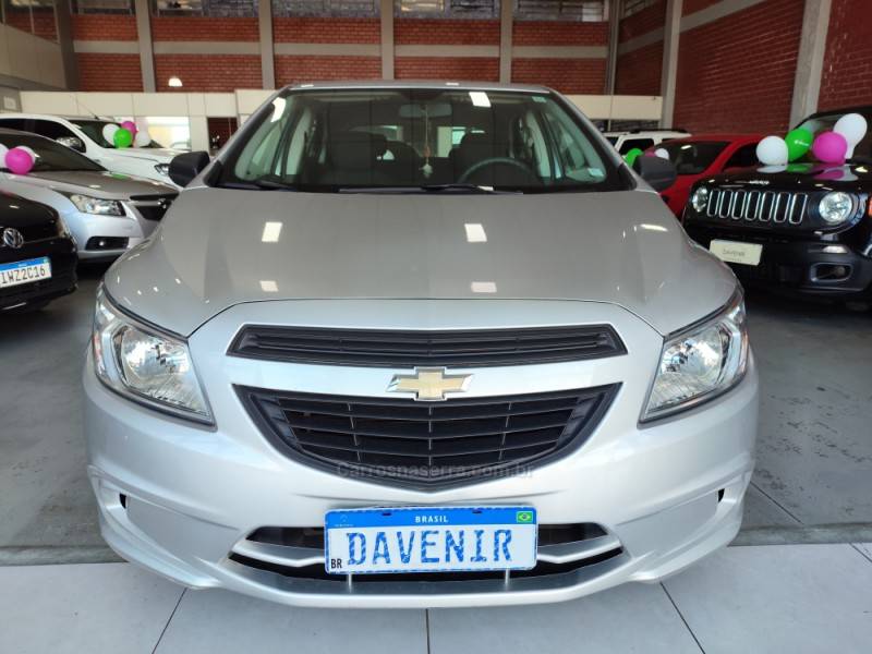 CHEVROLET - ONIX - 2018/2018 - Prata - R$ 51.900,00