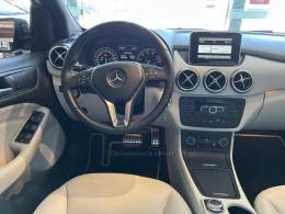MERCEDES-BENZ - B 200 - 2012/2013 - Branca - Sob Consulta