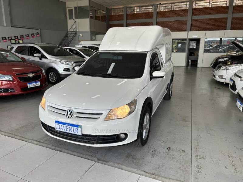 VOLKSWAGEN - SAVEIRO - 2012/2013 - Branca - R$ 46.900,00