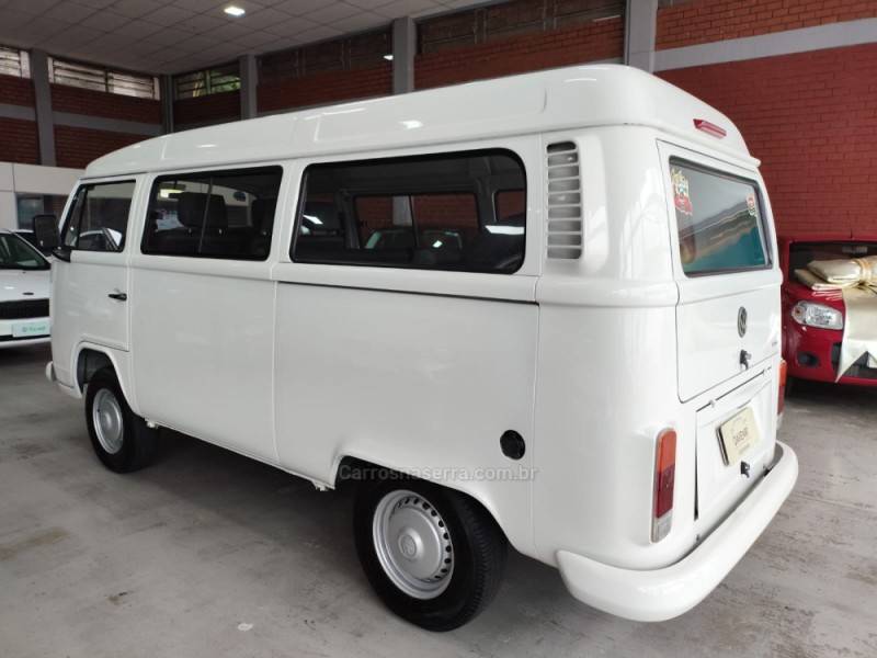 VOLKSWAGEN - KOMBI - 2009/2010 - Branca - R$ 91.900,00