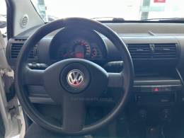 VOLKSWAGEN - FOX - 2004/2004 - Branca - R$ 26.900,00