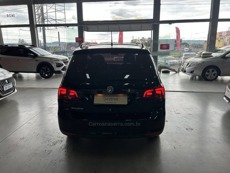 VOLKSWAGEN - SPACEFOX - 2010/2011 - Preta - R$ 39.900,00