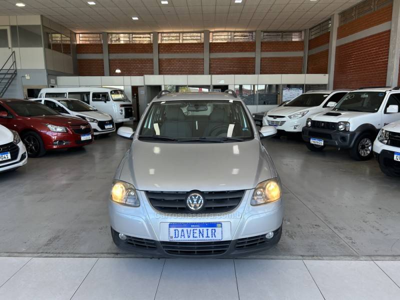 VOLKSWAGEN - SPACEFOX - 2008/2009 - Prata - R$ 33.900,00