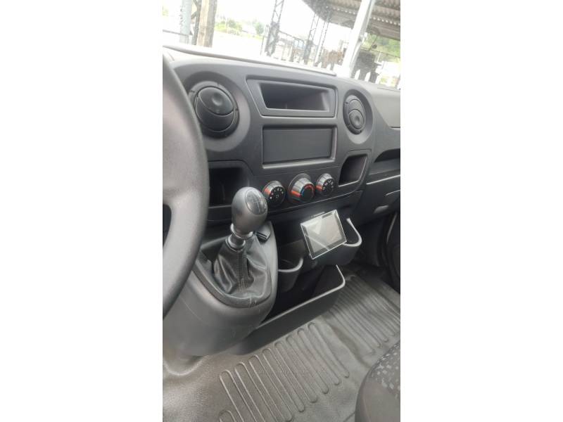 RENAULT - MASTER - 2016/2017 - Cinza - R$ 124.900,00