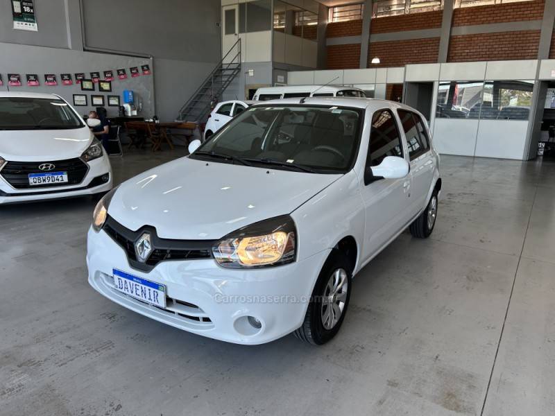 RENAULT - CLIO - 2015/2016 - Branca - R$ 38.900,00
