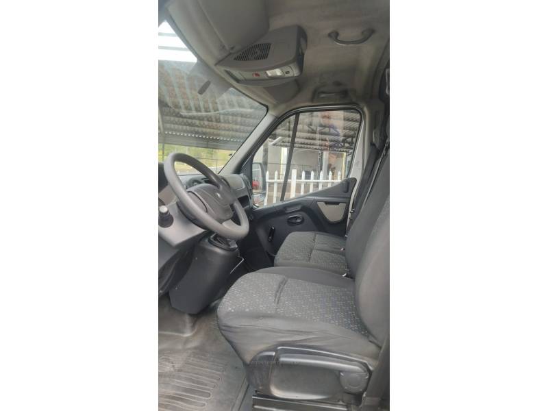 RENAULT - MASTER - 2016/2017 - Cinza - R$ 124.900,00