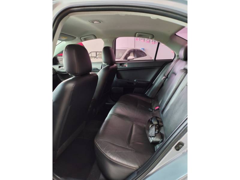 MITSUBISHI - LANCER - 2013/2014 - Prata - R$ 63.900,00