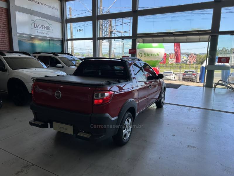 FIAT - STRADA - 2015/2016 - Vermelha - R$ 69.900,00