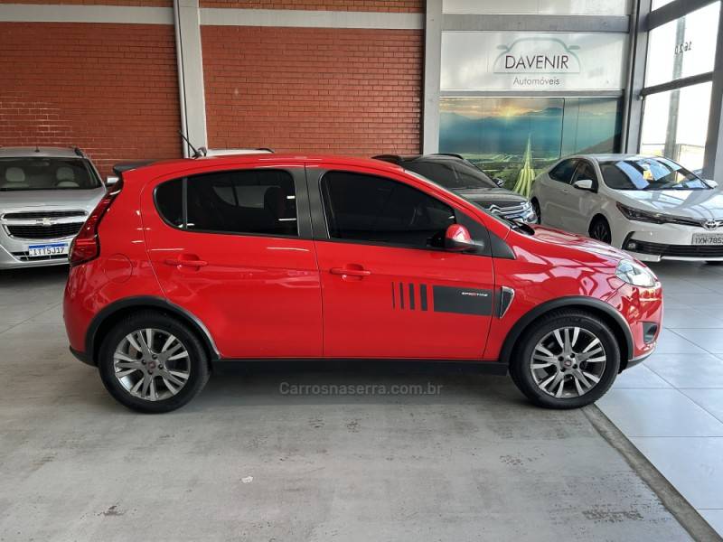 FIAT - PALIO - 2014/2015 - Vermelha - R$ 46.900,00