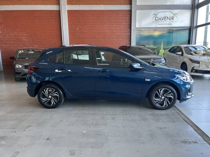CHEVROLET - ONIX - 2024/2024 - Azul - R$ 74.900,00