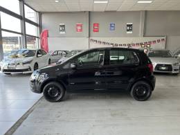 VOLKSWAGEN - FOX - 2011/2012 - Preta - R$ 33.900,00