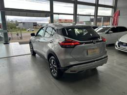 NISSAN - KICKS - 2022/2022 - Prata - R$ 99.900,00