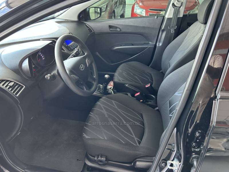HYUNDAI - HB20 - 2015/2015 - Preta - R$ 47.900,00