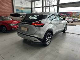 NISSAN - KICKS - 2022/2022 - Prata - R$ 99.900,00
