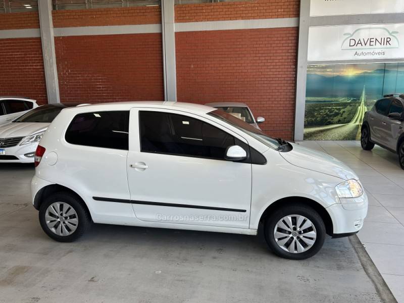 VOLKSWAGEN - FOX - 2004/2004 - Branca - R$ 26.900,00