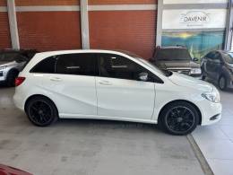 MERCEDES-BENZ - B 200 - 2012/2013 - Branca - Sob Consulta