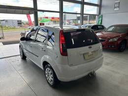 FORD - FIESTA - 2013/2013 - Branca - R$ 34.900,00