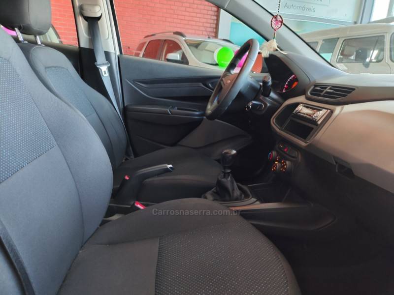 CHEVROLET - ONIX - 2018/2018 - Prata - R$ 51.900,00