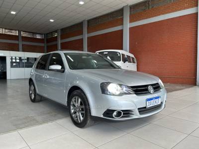 VOLKSWAGEN - GOLF - 2012/2013 - Prata - R$ 61.900,00
