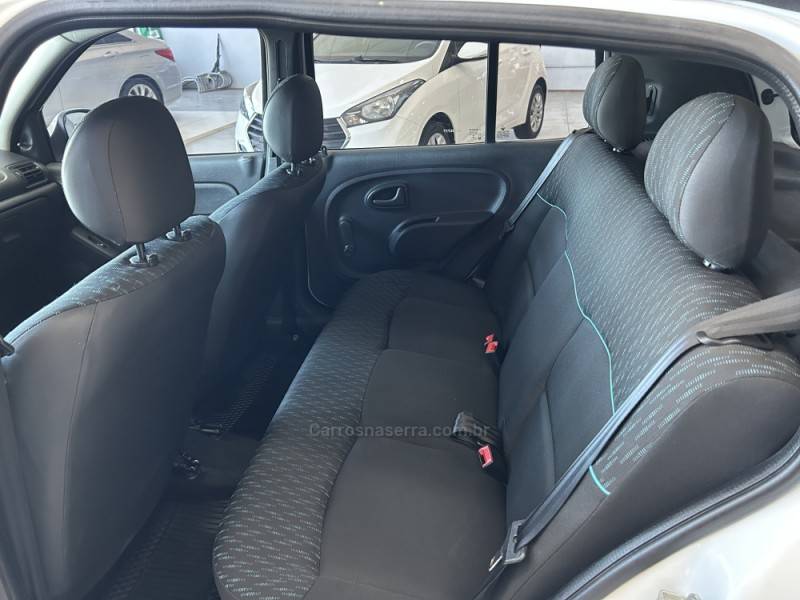 RENAULT - CLIO - 2015/2016 - Branca - R$ 38.900,00