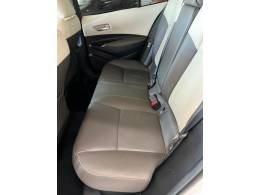 TOYOTA - COROLLA - 2022/2023 - Branca - R$ 149.900,00